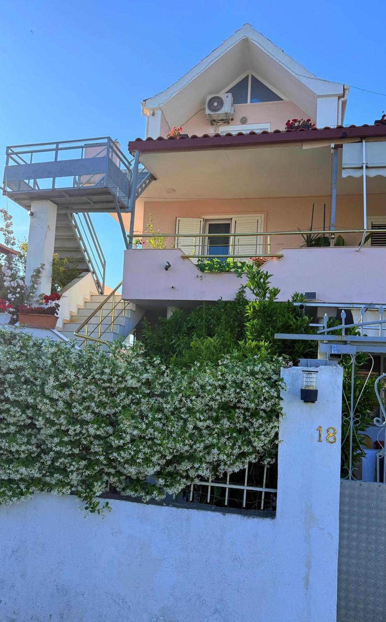 Appartamento Priam Garden Durrës